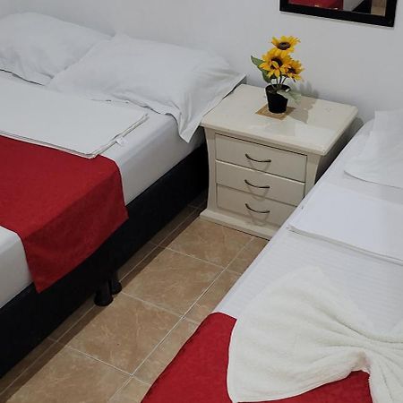 Hostal Villa Del Rio Las Brisas ビジャビエハ エクステリア 写真