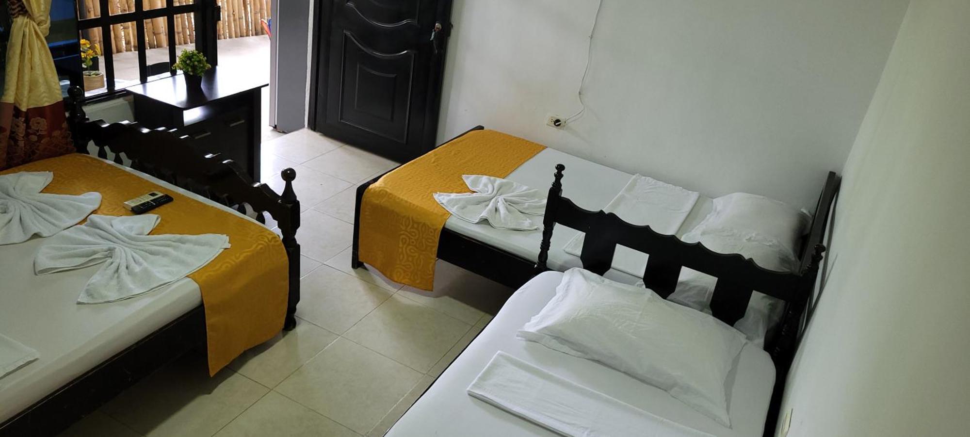 Hostal Villa Del Rio Las Brisas ビジャビエハ エクステリア 写真