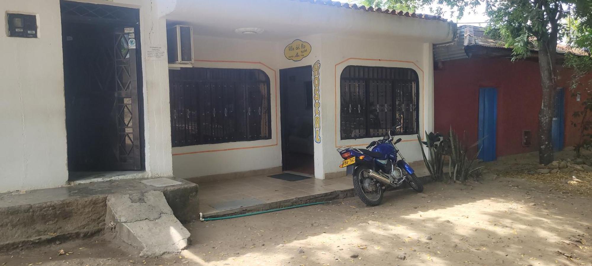 Hostal Villa Del Rio Las Brisas ビジャビエハ エクステリア 写真