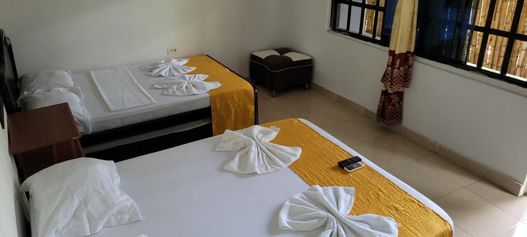 Hostal Villa Del Rio Las Brisas ビジャビエハ エクステリア 写真