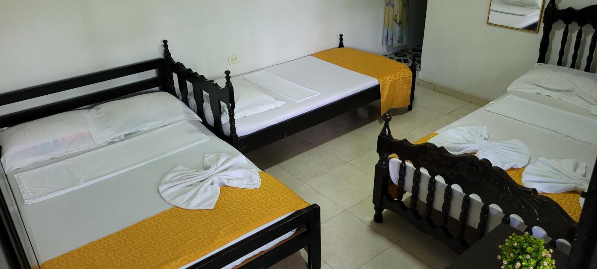 Hostal Villa Del Rio Las Brisas ビジャビエハ エクステリア 写真